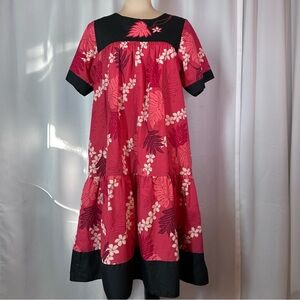 Vintage RM Hawaiian Muumuu Dress Sz S Black Red Floral Foliage Print Made Hawaii